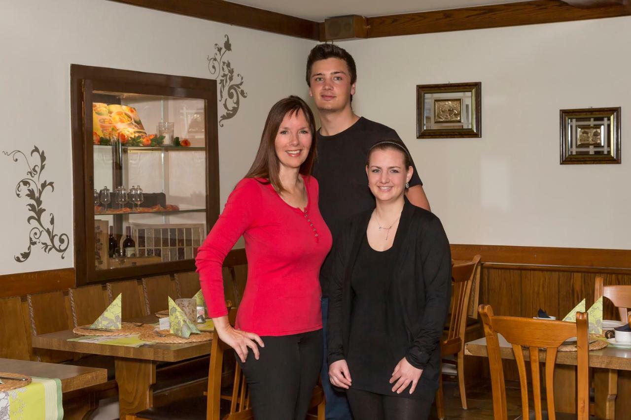 Pension Grune Au Hasselroth Buitenkant foto
